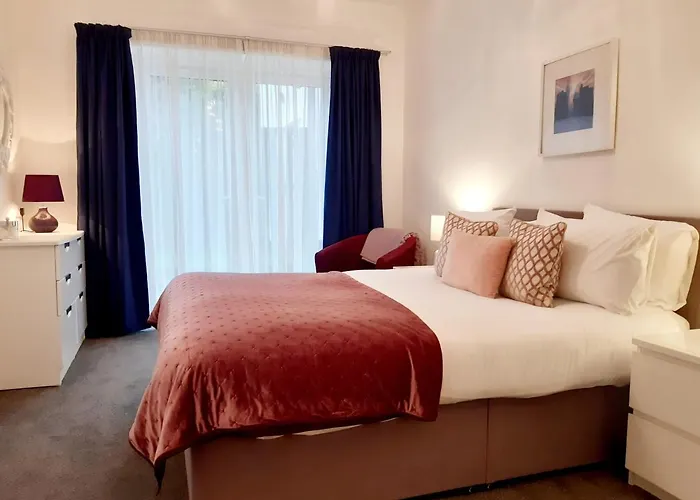No\'S 7 And 8 Llewelyn Apartments