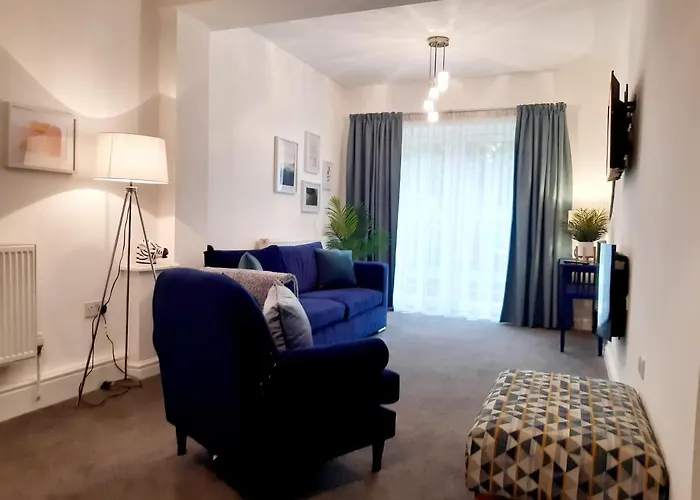 No\'S 7 And 8 Llewelyn Apartments