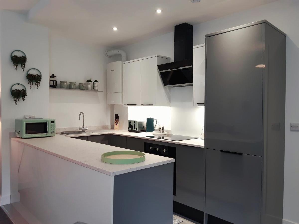 No's 7 And 8 Llewelyn Apartment *